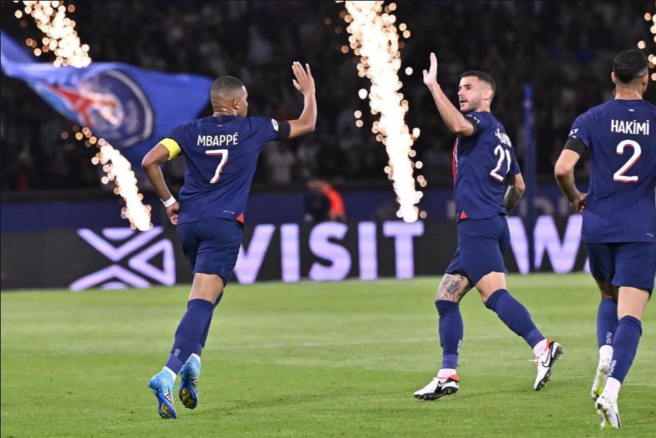  巴黎圣日耳曼主场大胜，姆巴佩梅开二度  