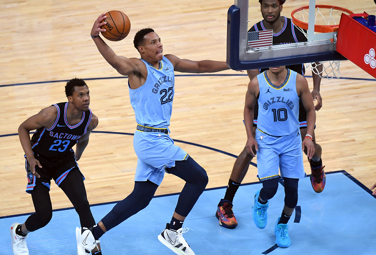  福克斯关键抢断助绝杀，国王险胜勇士保留季后赛悬念  